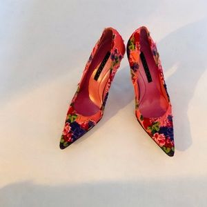 Laundry By Shelli Siegel Floral Heels